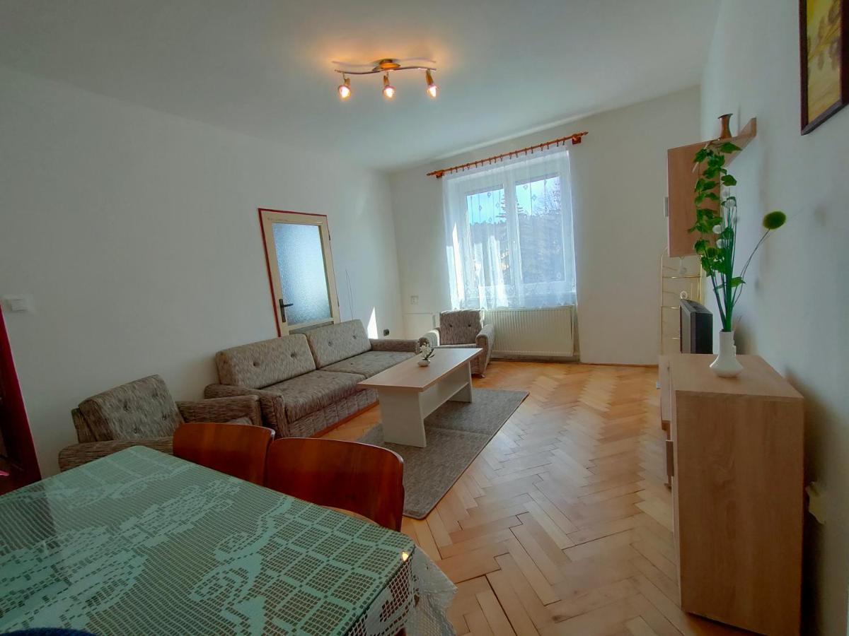 2-Iz. Byt V Tichej Lokalite S Bezplatnym Parkovanim Липтовски-Градок Экстерьер фото