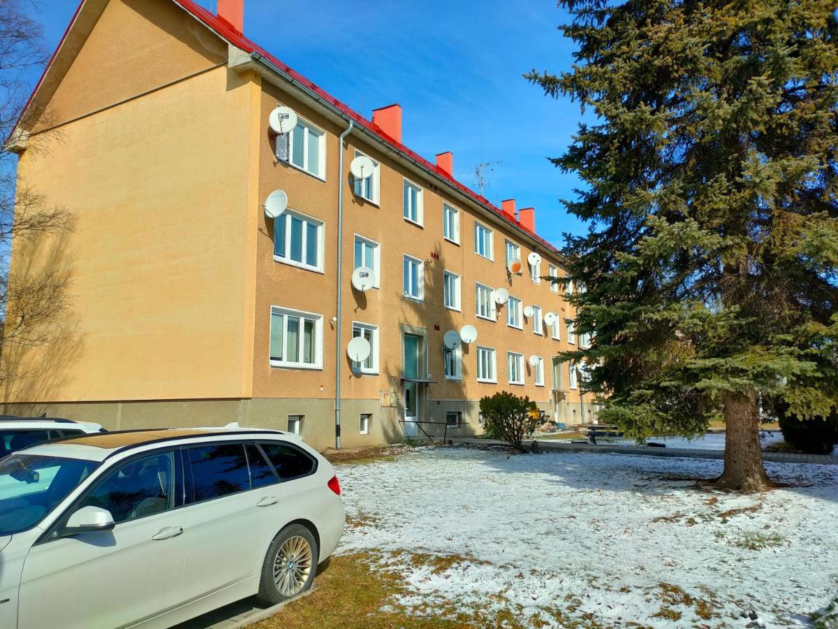 2-Iz. Byt V Tichej Lokalite S Bezplatnym Parkovanim Липтовски-Градок Экстерьер фото
