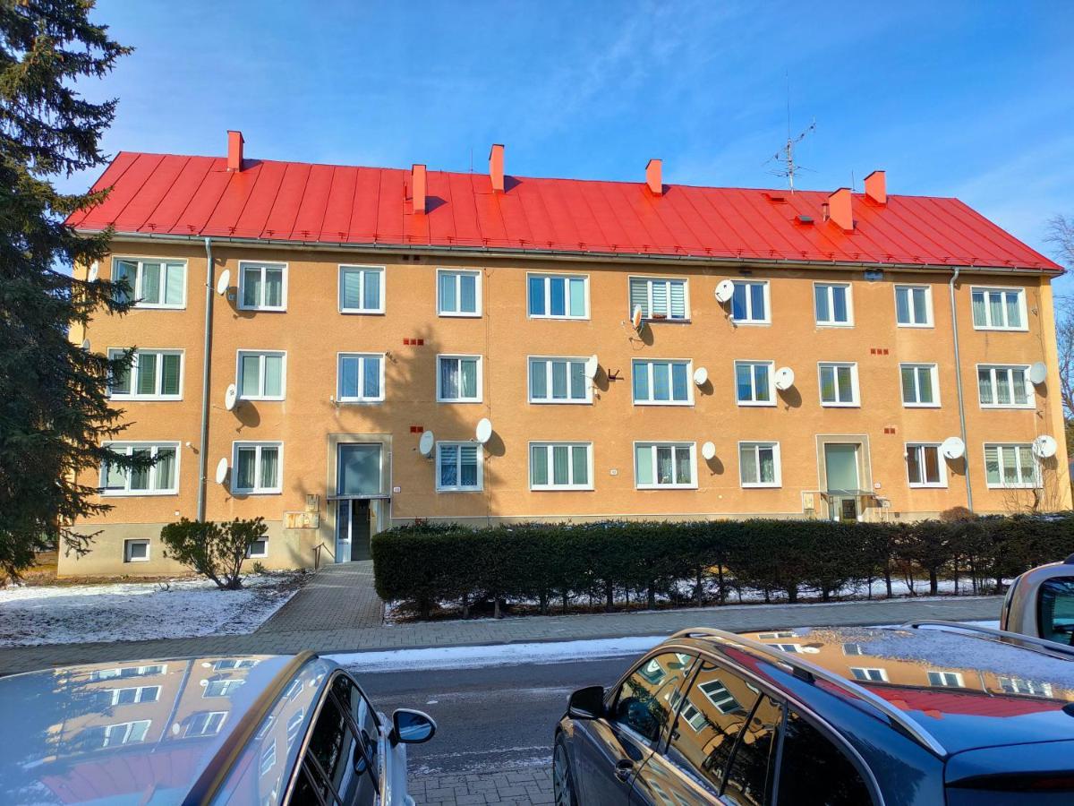 2-Iz. Byt V Tichej Lokalite S Bezplatnym Parkovanim Липтовски-Градок Экстерьер фото
