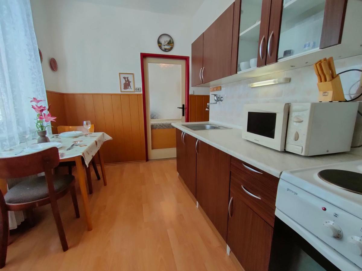 2-Iz. Byt V Tichej Lokalite S Bezplatnym Parkovanim Липтовски-Градок Экстерьер фото